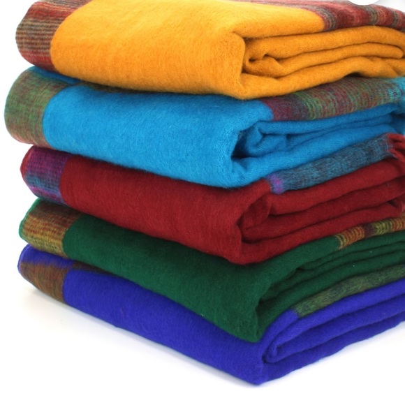 Tibet Soft Shawl or blanket. - Picture 4 of 7